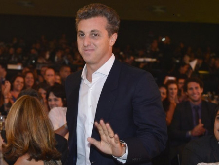 Luciano Huck tem carteira de habilitação apreendida e diz que deveria ter ido de taxi huck_agnews_alex palarea andr muzell e roberto filhoagnews